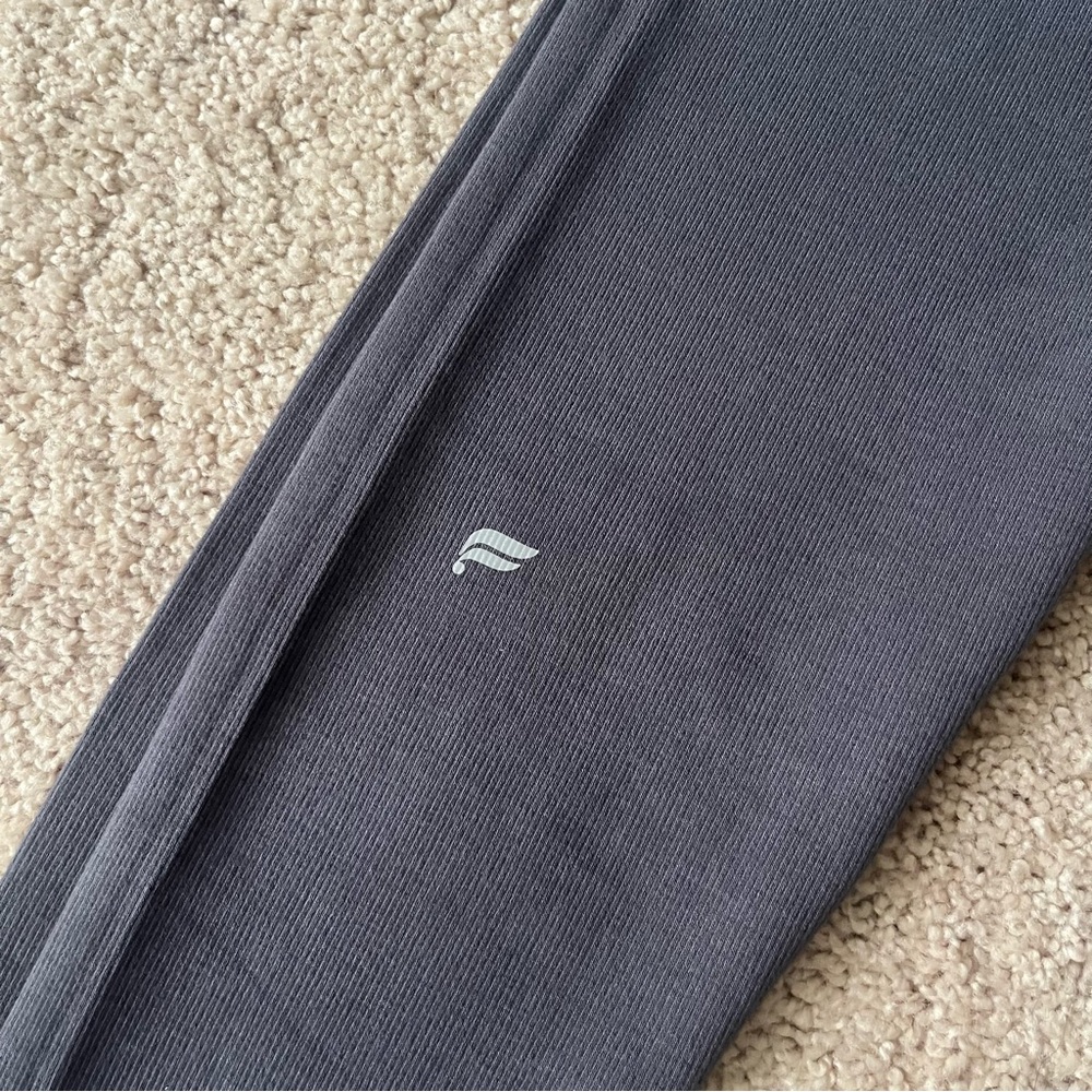Grey Fabletics drawstring leggings - Picture 3 of 8